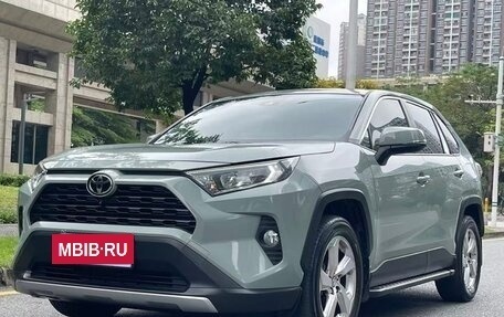 Toyota RAV4, 2020 год, 2 990 000 рублей, 2 фотография