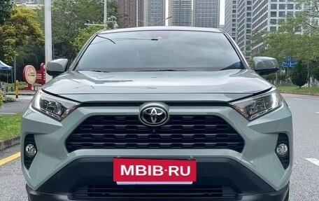 Toyota RAV4, 2020 год, 2 990 000 рублей, 5 фотография