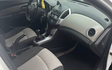 Chevrolet Cruze II, 2013 год, 590 000 рублей, 7 фотография
