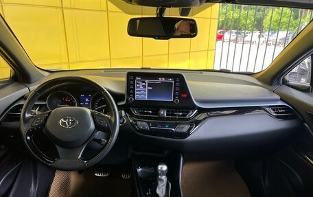 Toyota C-HR I рестайлинг, 2021 год, 2 549 000 рублей, 24 фотография