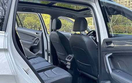 Volkswagen Tiguan II, 2020 год, 2 000 000 рублей, 9 фотография