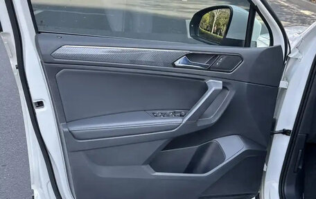 Volkswagen Tiguan II, 2020 год, 2 000 000 рублей, 6 фотография