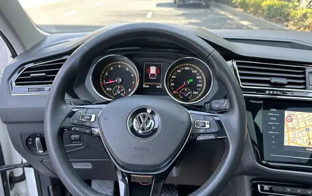 Volkswagen Tiguan II, 2020 год, 2 000 000 рублей, 12 фотография