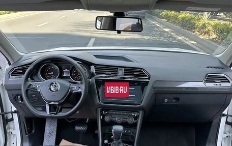 Volkswagen Tiguan II, 2020 год, 2 000 000 рублей, 11 фотография