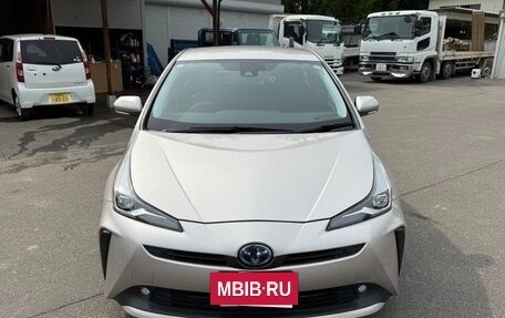 Toyota Prius IV XW50, 2019 год, 1 569 000 рублей, 6 фотография