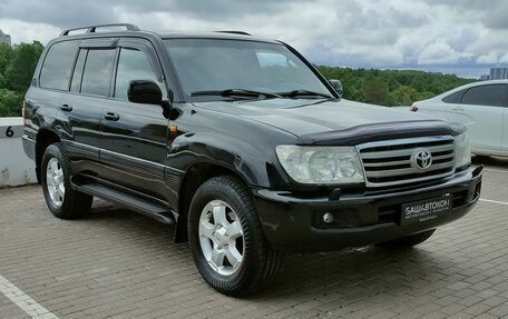 Toyota Land Cruiser 100 рестайлинг 2, 2005 год, 2 030 000 рублей, 3 фотография