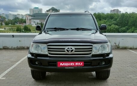 Toyota Land Cruiser 100 рестайлинг 2, 2005 год, 2 030 000 рублей, 2 фотография