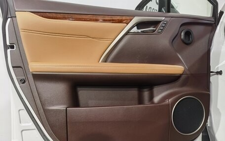 Lexus RX IV рестайлинг, 2016 год, 4 200 000 рублей, 28 фотография