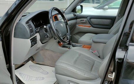 Toyota Land Cruiser 100 рестайлинг 2, 2005 год, 2 030 000 рублей, 7 фотография
