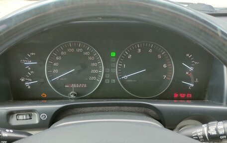 Toyota Land Cruiser 100 рестайлинг 2, 2005 год, 2 030 000 рублей, 9 фотография