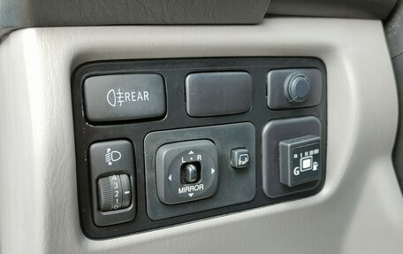 Toyota Land Cruiser 100 рестайлинг 2, 2005 год, 2 030 000 рублей, 20 фотография