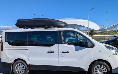 Renault Trafic, 2015 год, 1 650 000 рублей, 2 фотография