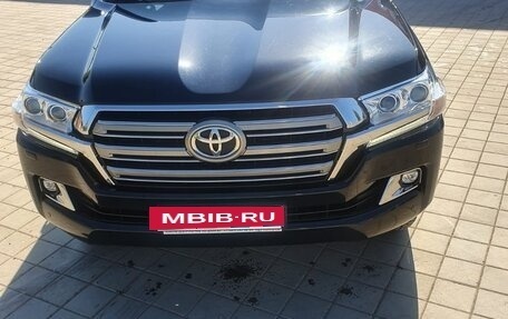 Toyota Land Cruiser 200, 2019 год, 8 150 000 рублей, 2 фотография