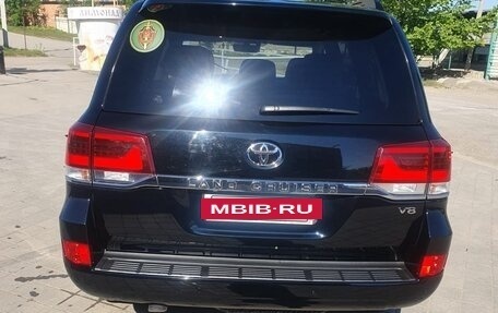 Toyota Land Cruiser 200, 2019 год, 8 150 000 рублей, 4 фотография