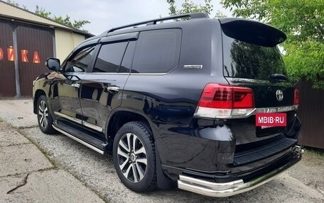 Toyota Land Cruiser 200, 2018 год, 7 100 000 рублей, 3 фотография