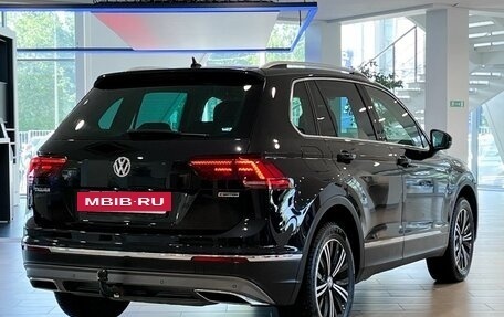Volkswagen Tiguan II, 2019 год, 3 045 000 рублей, 7 фотография