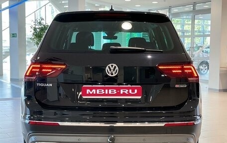 Volkswagen Tiguan II, 2019 год, 3 045 000 рублей, 5 фотография