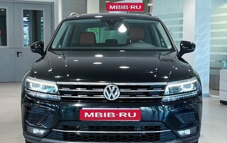 Volkswagen Tiguan II, 2019 год, 3 045 000 рублей, 2 фотография