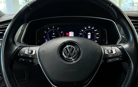 Volkswagen Tiguan II, 2019 год, 3 045 000 рублей, 13 фотография