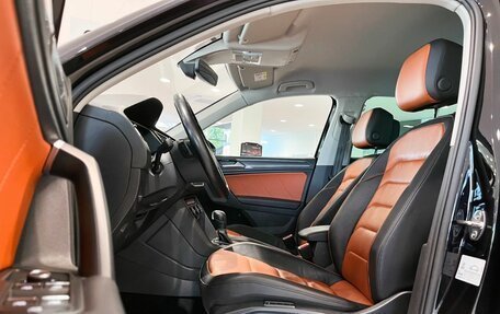 Volkswagen Tiguan II, 2019 год, 3 045 000 рублей, 21 фотография