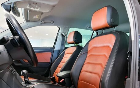 Volkswagen Tiguan II, 2019 год, 3 045 000 рублей, 19 фотография