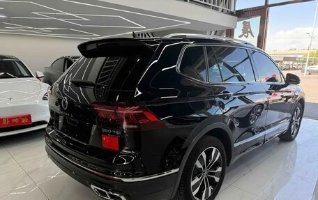 Volkswagen Tiguan II, 2022 год, 3 226 000 рублей, 9 фотография
