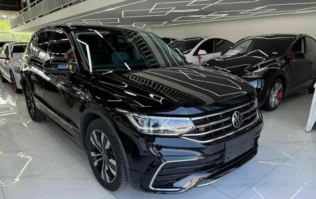 Volkswagen Tiguan II, 2022 год, 3 226 000 рублей, 12 фотография