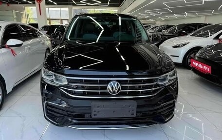 Volkswagen Tiguan II, 2022 год, 3 226 000 рублей, 13 фотография