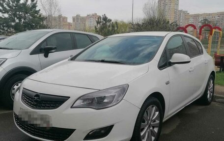 Opel Astra J, 2011 год, 740 000 рублей, 8 фотография