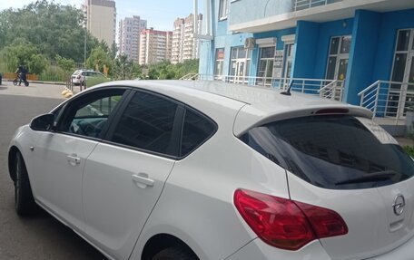 Opel Astra J, 2011 год, 740 000 рублей, 3 фотография