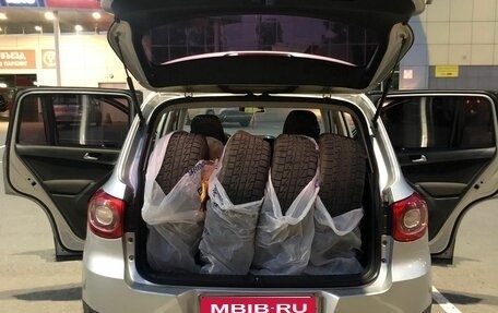 Volkswagen Tiguan I, 2010 год, 1 060 000 рублей, 1 фотография
