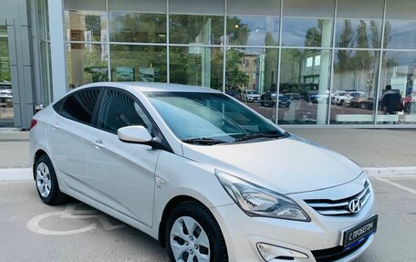 Hyundai Solaris II рестайлинг, 2015 год, 990 000 рублей, 3 фотография