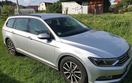 Volkswagen Passat B8 рестайлинг, 2018 год, 1 750 000 рублей, 2 фотография