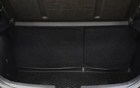 Hyundai Solaris II рестайлинг, 2012 год, 13 фотография