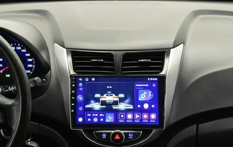 Hyundai Solaris II рестайлинг, 2012 год, 7 фотография