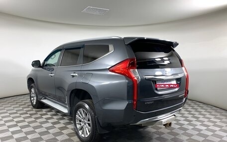 Mitsubishi Pajero Sport III рестайлинг, 2018 год, 2 185 000 рублей, 7 фотография