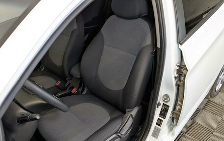 Hyundai Solaris II рестайлинг, 2013 год, 850 000 рублей, 20 фотография