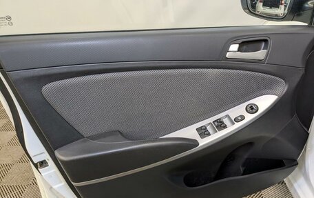 Hyundai Solaris II рестайлинг, 2013 год, 850 000 рублей, 19 фотография