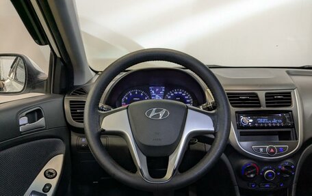 Hyundai Solaris II рестайлинг, 2013 год, 850 000 рублей, 22 фотография