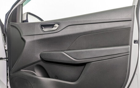 Hyundai Solaris II рестайлинг, 2017 год, 1 100 000 рублей, 24 фотография