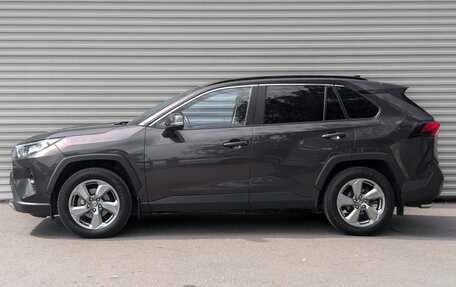 Toyota RAV4, 2019 год, 3 050 000 рублей, 8 фотография