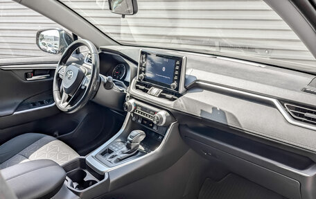 Toyota RAV4, 2019 год, 3 050 000 рублей, 11 фотография