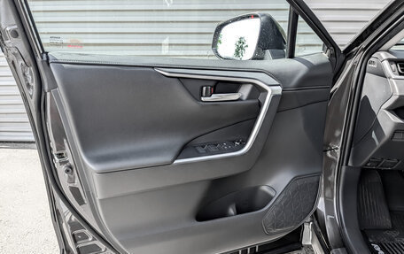Toyota RAV4, 2019 год, 3 050 000 рублей, 19 фотография