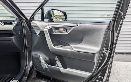 Toyota RAV4, 2019 год, 3 050 000 рублей, 23 фотография