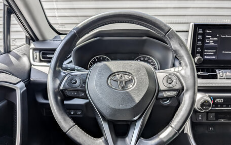 Toyota RAV4, 2019 год, 3 050 000 рублей, 21 фотография