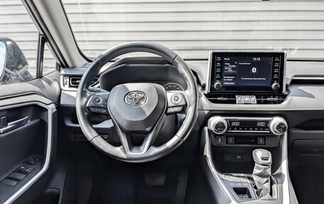 Toyota RAV4, 2019 год, 3 050 000 рублей, 28 фотография
