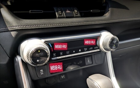 Toyota RAV4, 2019 год, 3 050 000 рублей, 27 фотография