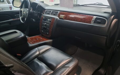 Chevrolet Tahoe III, 2011 год, 2 190 000 рублей, 7 фотография