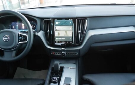 Volvo XC60 II, 2023 год, 4 329 857 рублей, 7 фотография