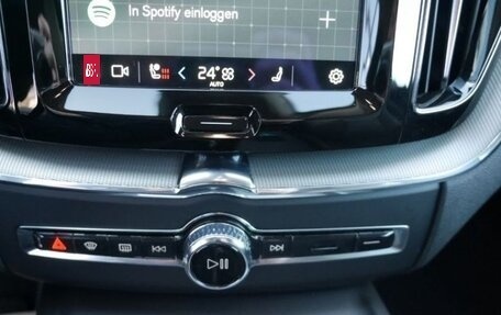 Volvo XC60 II, 2023 год, 4 329 857 рублей, 9 фотография